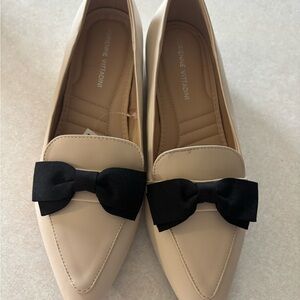 Adrienne Vittadini Beige Pointed-Toe Loafers with Black Bows